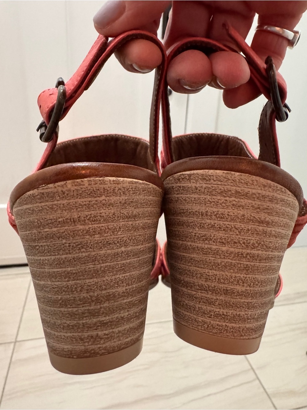 Bueno Misty Wedge Sandles in Coral  Leather Sz 38 - Picture 7 of 13